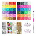 Le kit Fashiongirl Clay Beads / Heishi Beads Arona - KREA DIY Jewellery Kit comprend 12 000 perles colorées, des breloques, des anneaux de jonction en or, des cordons élastiques, des outils et des compartiments organisés pour faciliter la fabrication de bijoux.