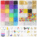 Le kit Fashiongirl Clay Beads / Heishi Beads Merkki - KREA DIY Jewellery Kit comprend 7 000 perles colorées, breloques, smileys, lettres, outils et échantillons soigneusement rangés dans des compartiments pour créer des bijoux originaux.