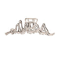 La pince à cheveux SOHO Asli Metal Hair Claw en argent présente un design géométrique ouvert, moderne et abstrait, sur fond blanc uni.