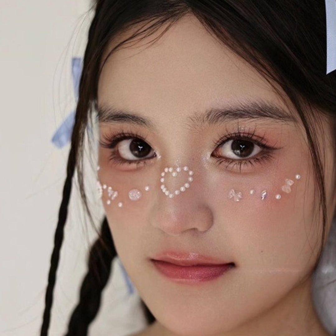 SOHO Hearts & Stars Adhesive Face Beads pour le visage, le maquillage, les ongles, le corps, l'artisanat - Blanc - | Fashiongirl