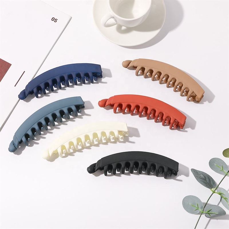 SOHO Idis Banana Hair Clip - Beige - | Fashiongirl